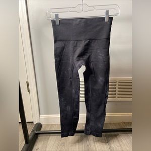 Athleta black Capri leggings xs
